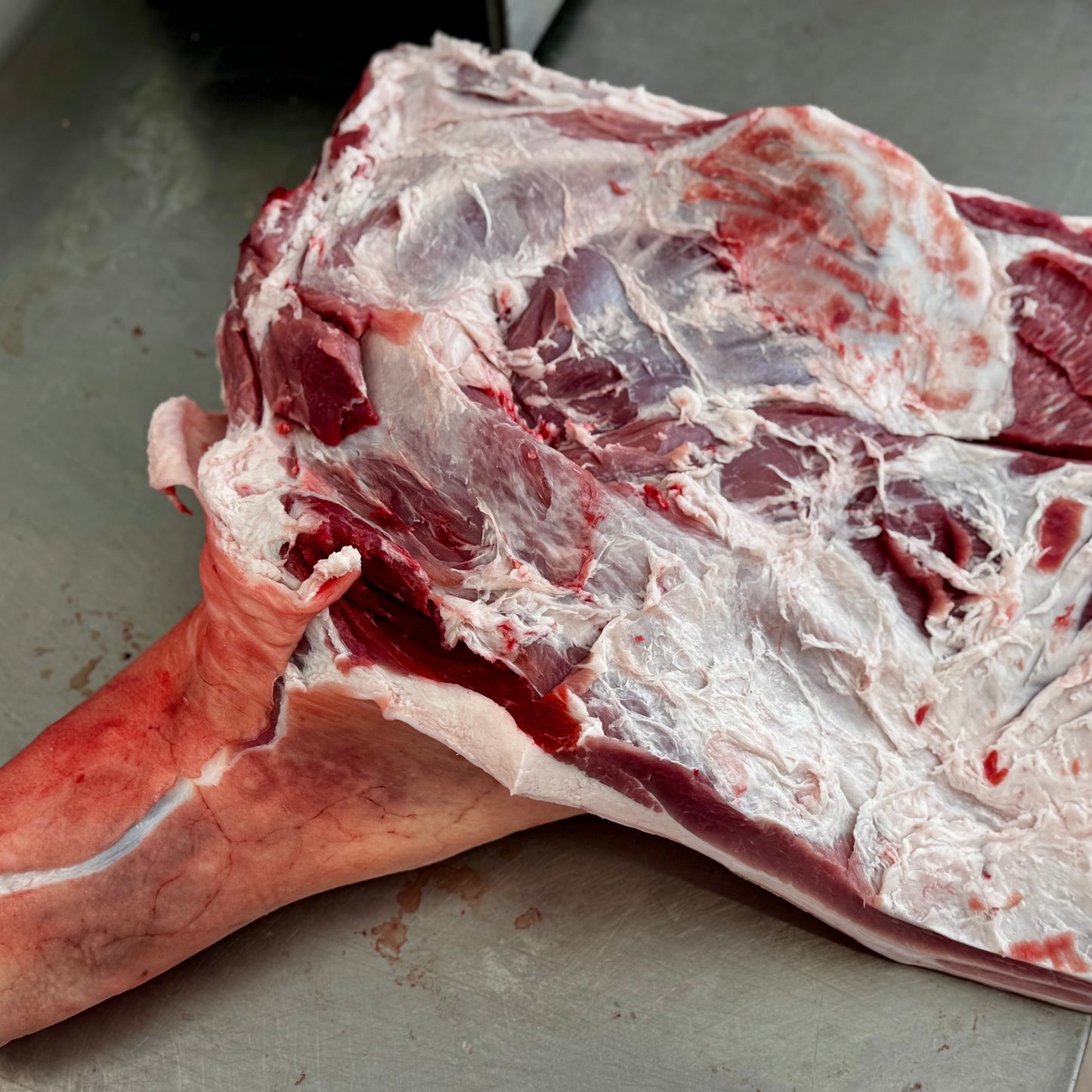 MEZZENA SUINO CALABRESE (5,90 €/KG)